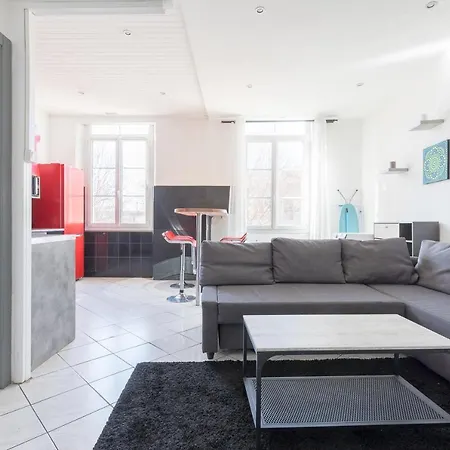 Ideally Placed To Visit + Bright Flat - Idealement Place Pour Visiter + Lumineux Lägenhet