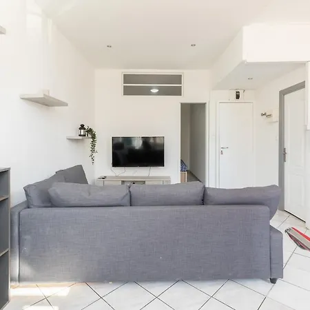 Ideally Placed To Visit + Bright Flat - Idealement Place Pour Visiter + Lumineux