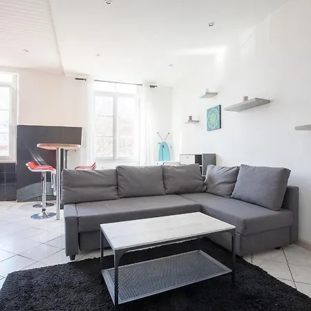 Ideally Placed To Visit + Bright Flat - Idealement Place Pour Visiter + Lumineux 公寓