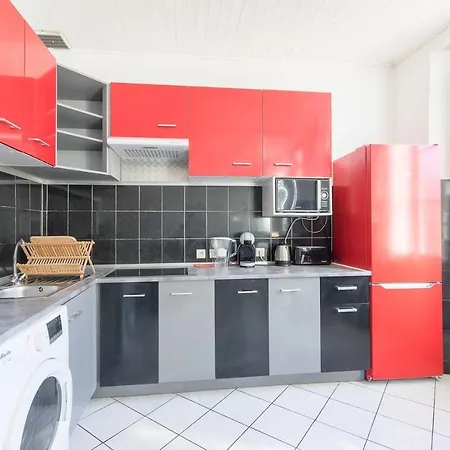 Ideally Placed To Visit + Bright Flat - Idealement Place Pour Visiter + Lumineux Lägenhet *