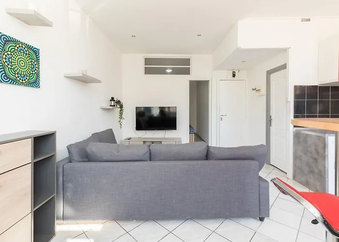 Ideally Placed To Visit + Bright Flat - Idealement Place Pour Visiter + Lumineux